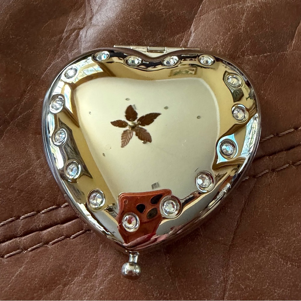 Beautiful heart shaped mirror with powder box